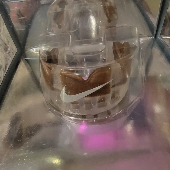 New in box Nike mouthguard hyperflow chocolate flavor - Picture 4 of 4